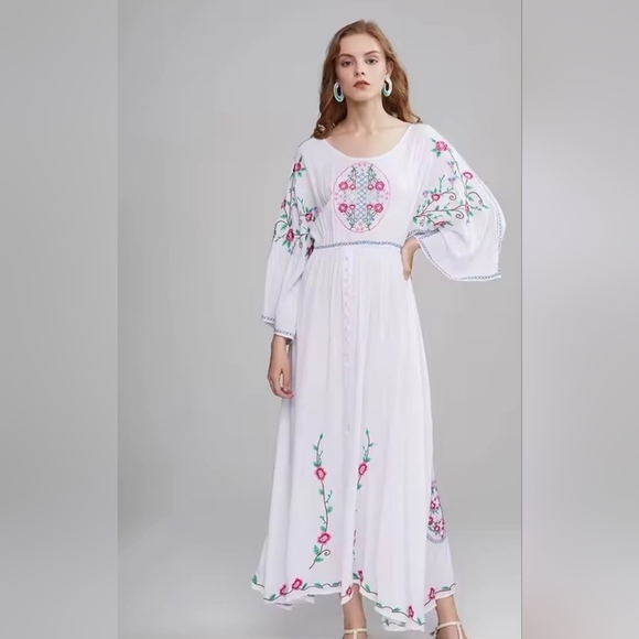 Elegant Reversible Floral Embroidered Long Sleeve Dress - Picture 12 of 16